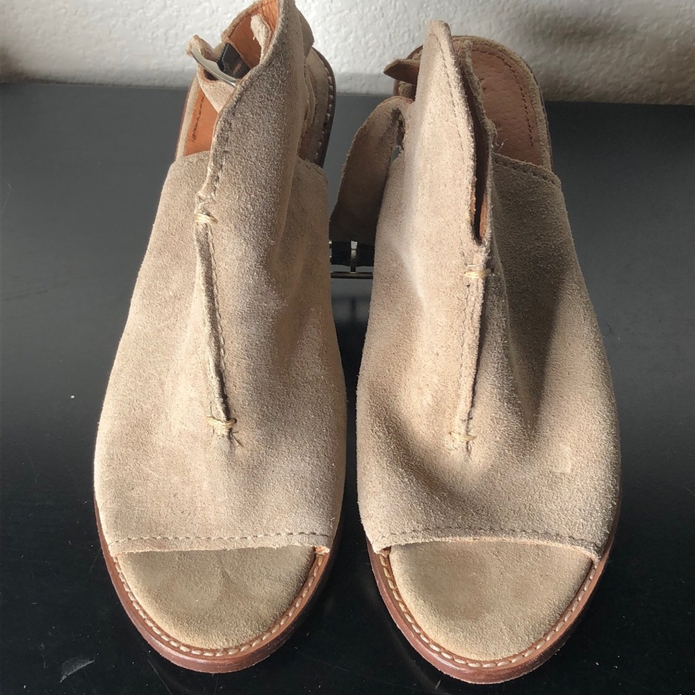 Frye tan Open toed sling pumps